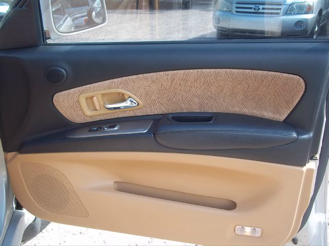 Isuzu Axiom 2002 photo 8