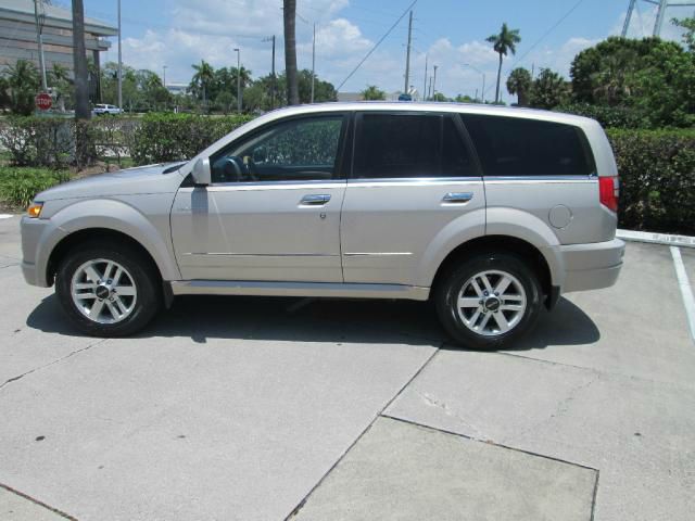 Isuzu Axiom 2002 photo 4