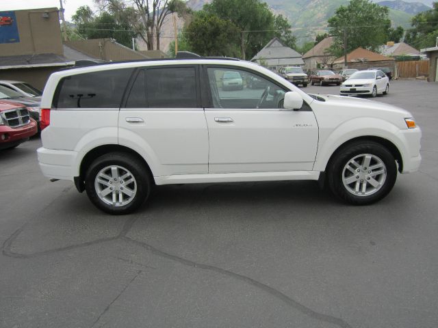 Isuzu Axiom 2003 photo 1