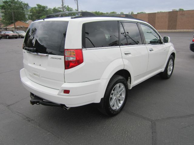 Isuzu Axiom 2003 photo 2