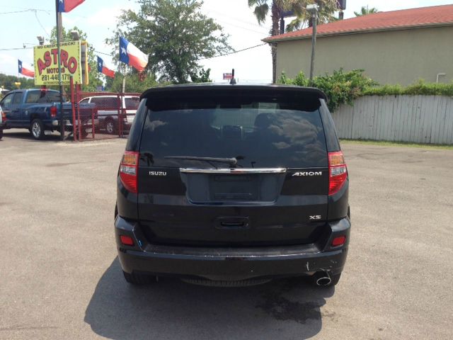 Isuzu Axiom 2003 photo 3