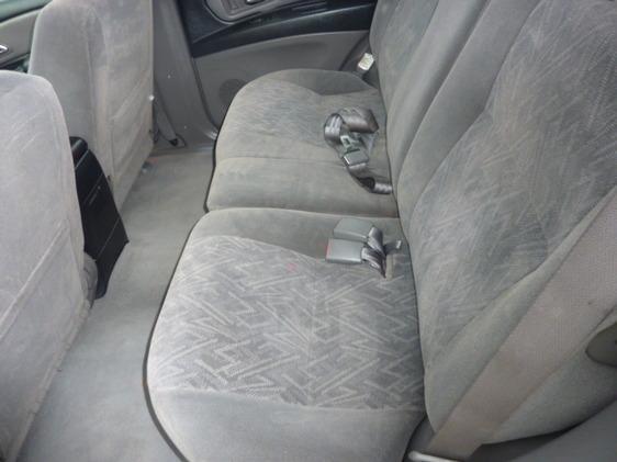 Isuzu Axiom 2004 photo 2