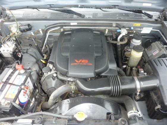 Isuzu Axiom 2004 photo 5