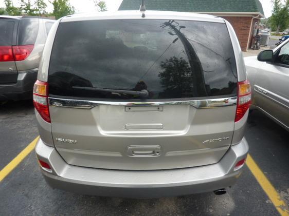 Isuzu Axiom 2004 photo 6