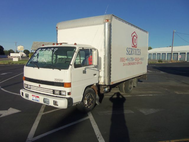 Isuzu BOX TRUCK 1994 photo 4