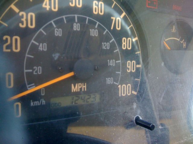 Isuzu EFI 2002 photo 3