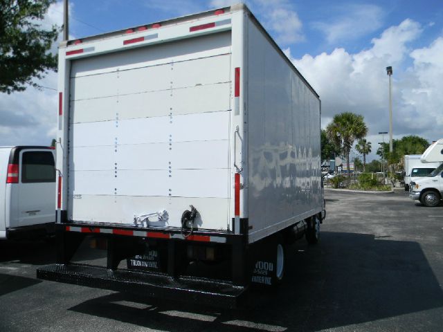 Isuzu NPR 1997 photo 10