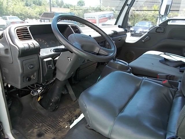 Isuzu NPR 2000 photo 2