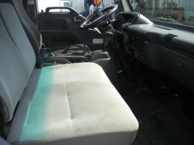 Isuzu NPR 2001 photo 4