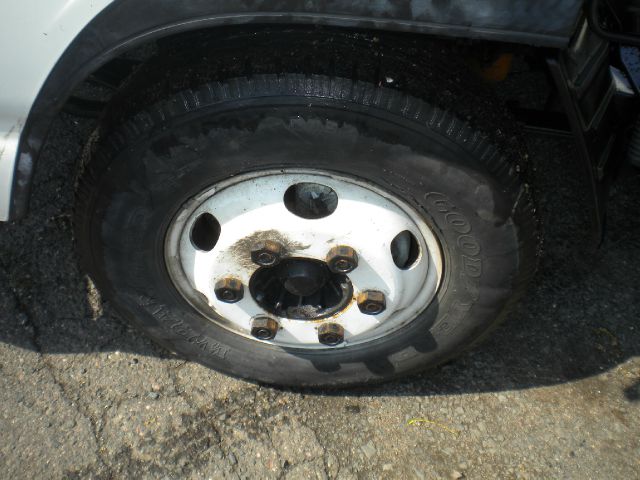 Isuzu NPR 2001 photo 5