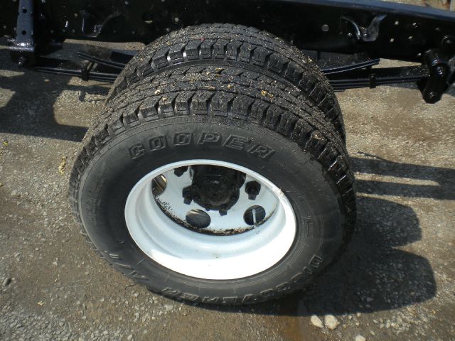 Isuzu NPR 2001 photo 7