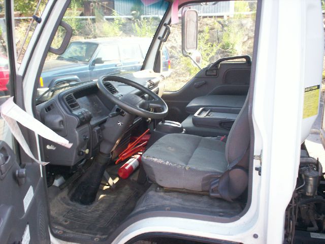Isuzu NPR 2003 photo 1