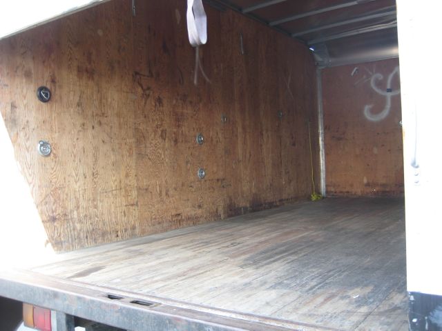 Isuzu NPR 2006 photo 1