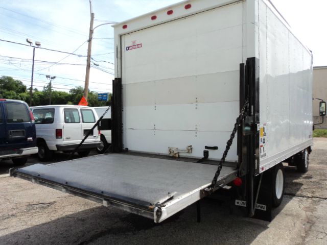 Isuzu NPR 2008 photo 1