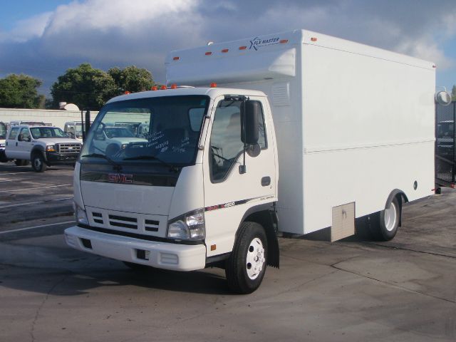 Isuzu NQR 2007 photo 8