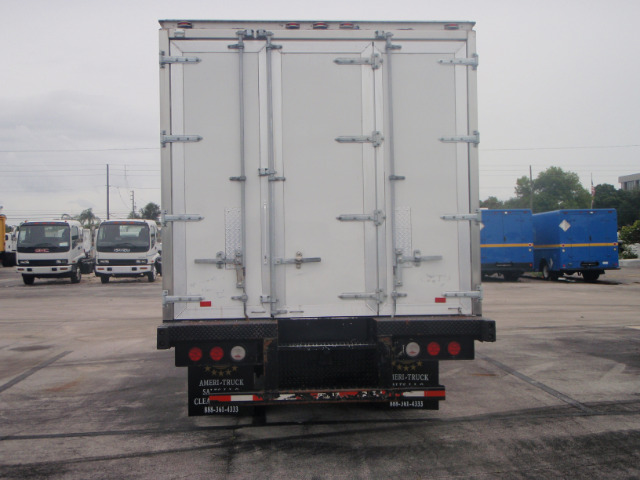 Isuzu NQR 2007 photo 10