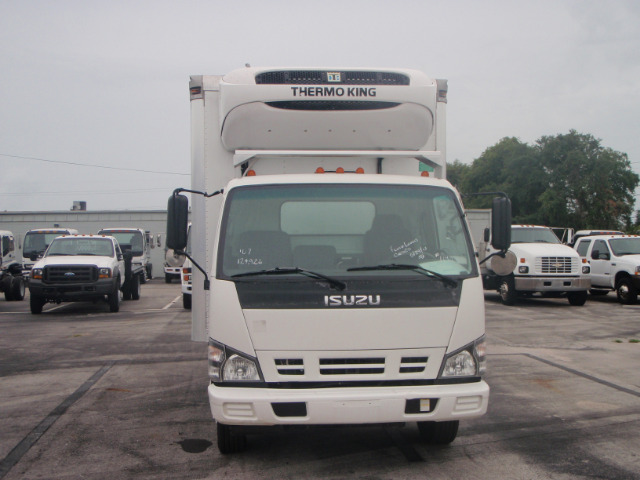 Isuzu NQR 2007 photo 12