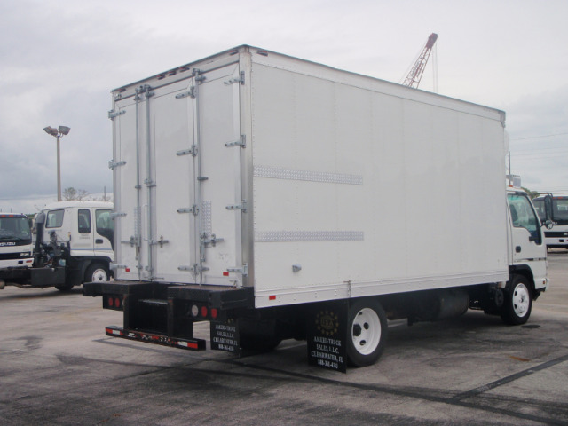 Isuzu NQR 2007 photo 9