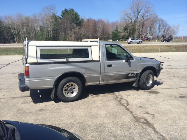 Isuzu Pickup 1991 photo 2