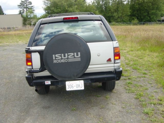Isuzu Rodeo 1996 photo 4
