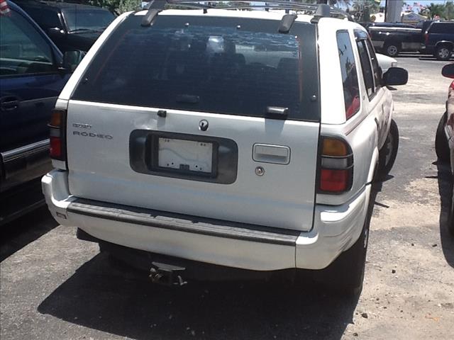 Isuzu Rodeo 1999 photo 3