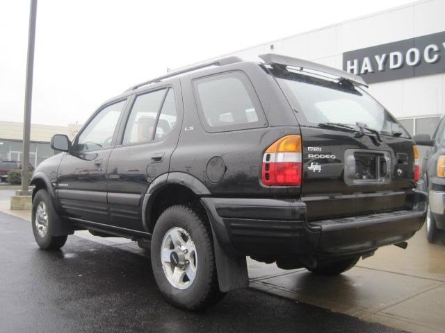 Isuzu Rodeo 1999 photo 2