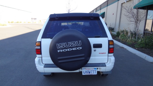 Isuzu Rodeo 1999 photo 1