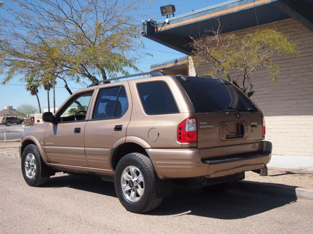 Isuzu Rodeo 2000 photo 3