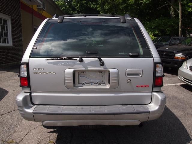 Isuzu Rodeo 2001 photo 2