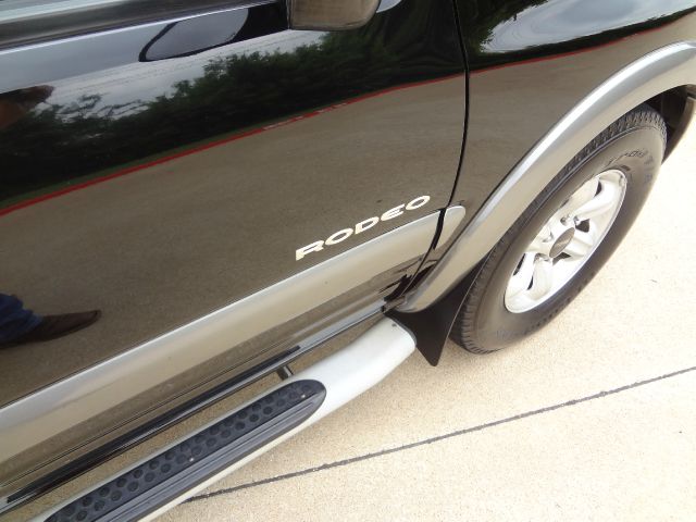 Isuzu Rodeo 2002 photo 7