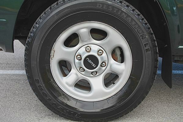 Isuzu Rodeo 2003 photo 21