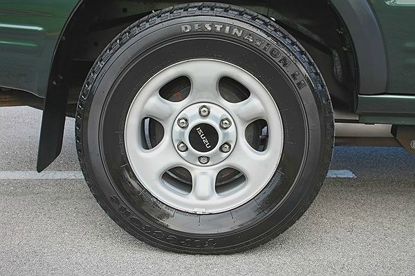 Isuzu Rodeo 2003 photo 7