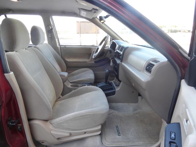 Isuzu Rodeo 2003 photo 1