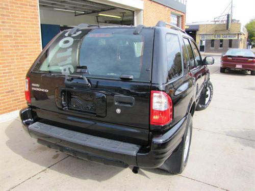 Isuzu Rodeo 2004 photo 3