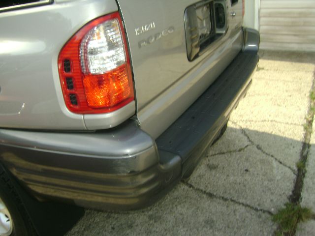 Isuzu Rodeo 2004 photo 1