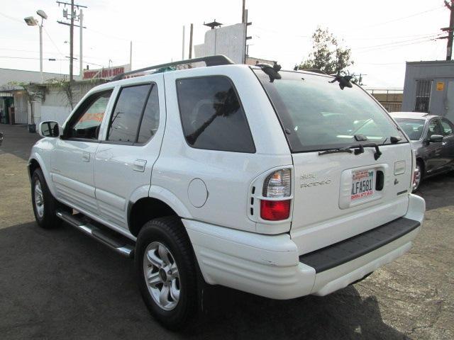 Isuzu Rodeo 2004 photo 1