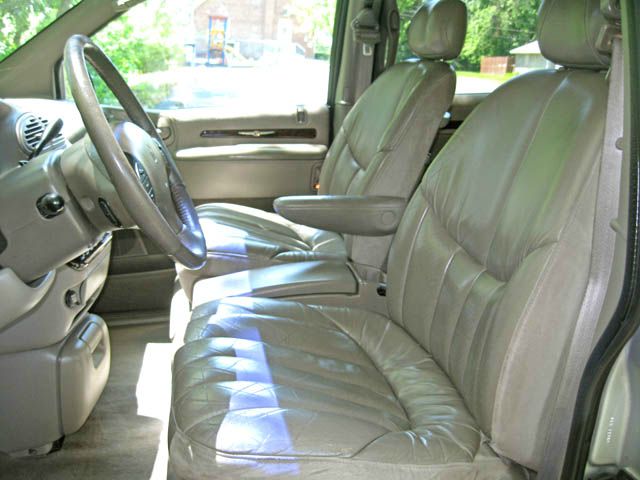 Isuzu Rodeo 2004 photo 2