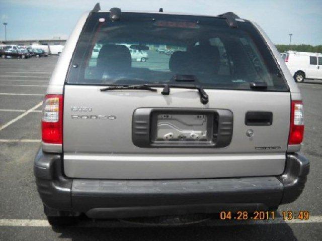 Isuzu Rodeo XR Sport Utility