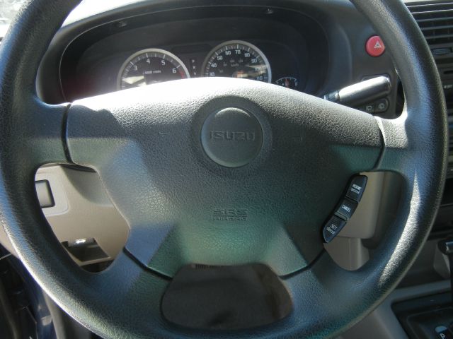 Isuzu Rodeo 2004 photo 14
