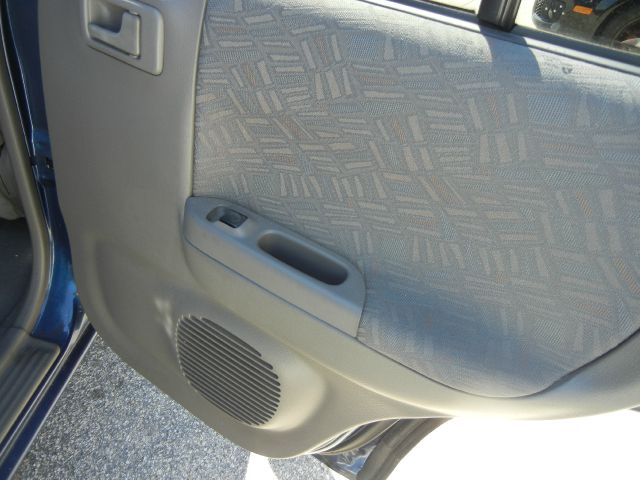 Isuzu Rodeo 2004 photo 22