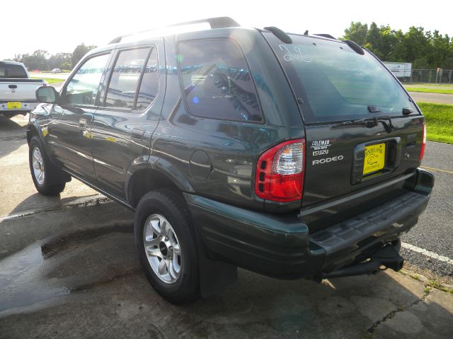 Isuzu Rodeo 2004 photo 1