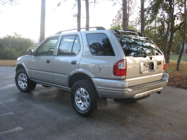 Isuzu Rodeo 2004 photo 1