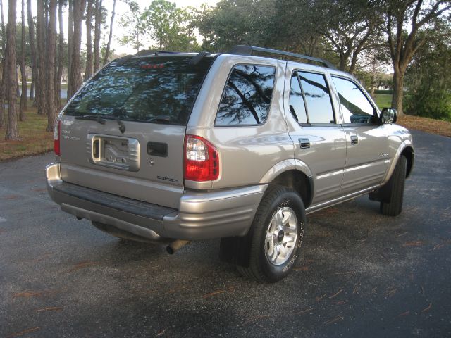 Isuzu Rodeo 2004 photo 3