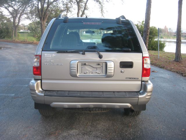 Isuzu Rodeo 2004 photo 4