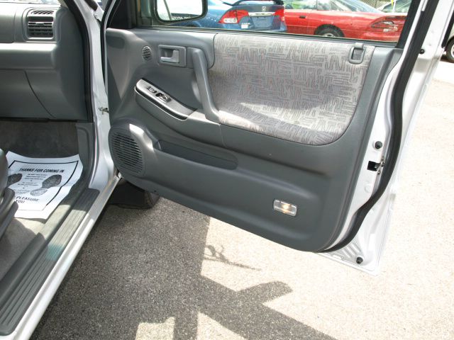 Isuzu Rodeo Sport 4DR SDN 3.7L FWD SUV