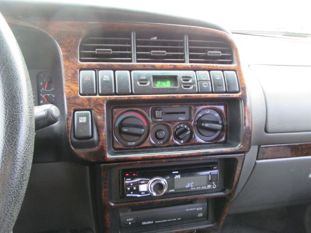 Isuzu Trooper 1999 photo 2