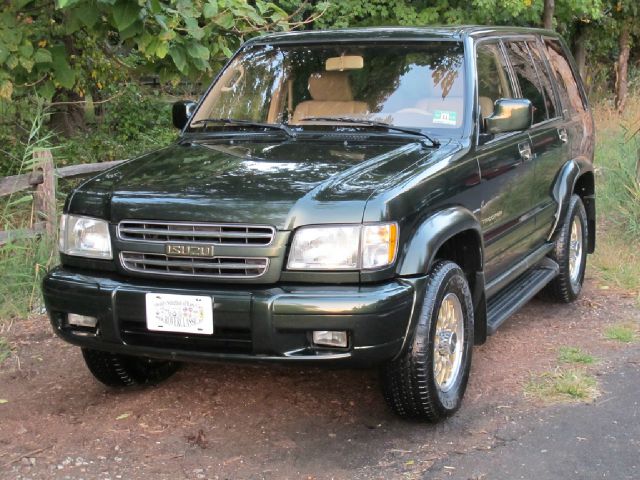 Isuzu Trooper Super SUV