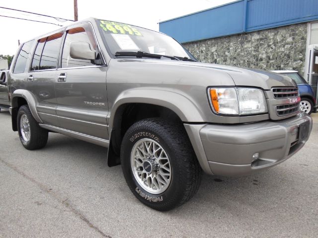 Isuzu Trooper 2001 photo 2