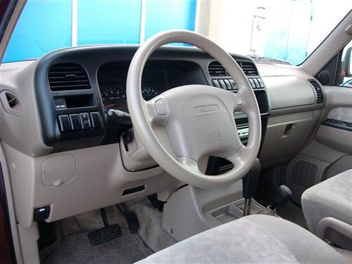 Isuzu Trooper 2001 photo 2