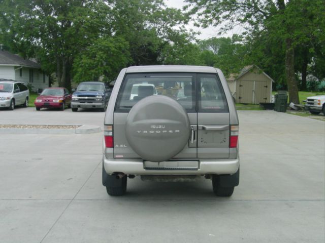 Isuzu Trooper 2001 photo 4